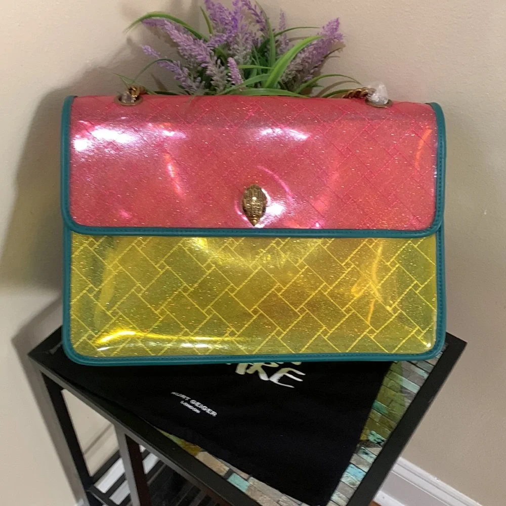 Kurt Geiger London XXL Kensington Vinyl Convertible Shoulder Bag - Picture 5 of 17